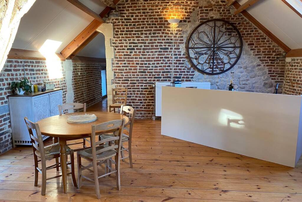 Charmant Appartement Dans Une Ancienne Ferme Nivelles Exterior foto