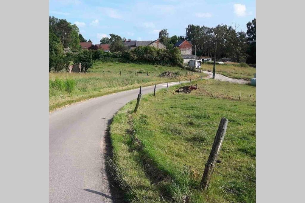 Charmant Appartement Dans Une Ancienne Ferme Nivelles Exterior foto